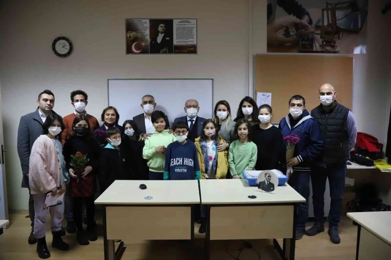 Kartal Belediyesi’nin Robotik Kodlama Atölyesi öğrencileri sertifikalarına kavuştu

