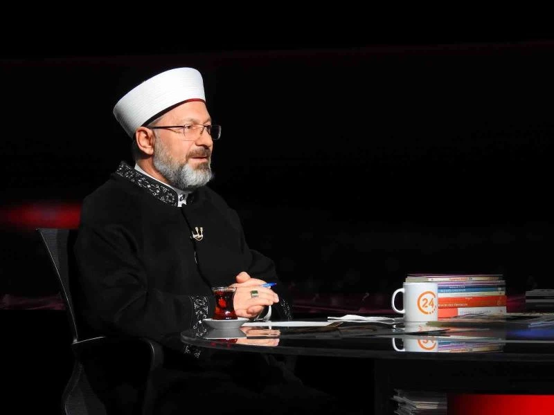 Diyanet İşleri Başkanı Erbaş, ‘Arafta Sorular’ın konuğu oldu
