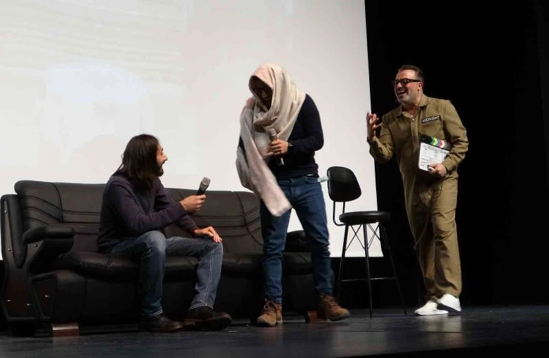 Vanlılar replikleriyle Sermiyan Midyat’ı kahkahaya boğdu
