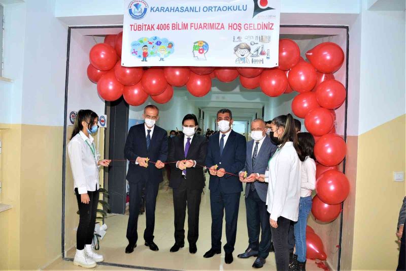 Karahasanlı Ortaokulu 4006 Bilim Fuarının açılışı yapıldı
