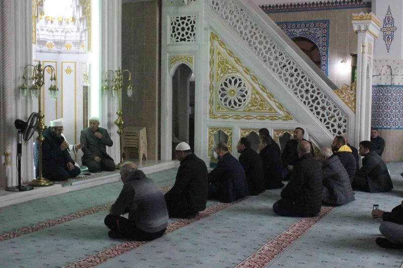 Prof. Dr. Alaeddin Yavaşca için Tehvid-i şerif okutuldu
