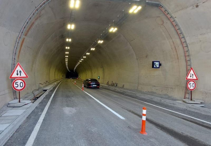 Eğribel Tünelinin bir tüpü ulaşıma açıldı
