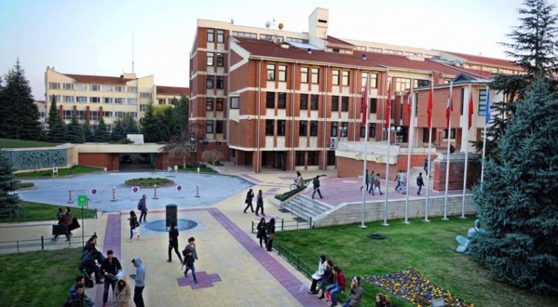 Anadolu Üniversitesi öğrencilerinin yurt dışı eğitim olanakları artıyor

