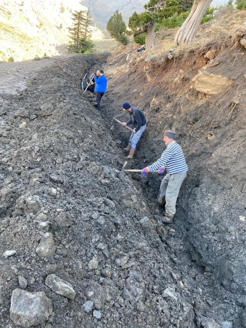 Gündoğmuşlu çiftçilere 4 bin 400 metre sulama borusu
