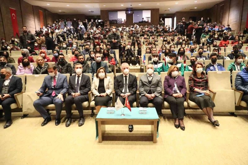 100’üncü yılda “Gazi Şehir Gaziantep” için tasarladılar, ödülleri kazandılar
