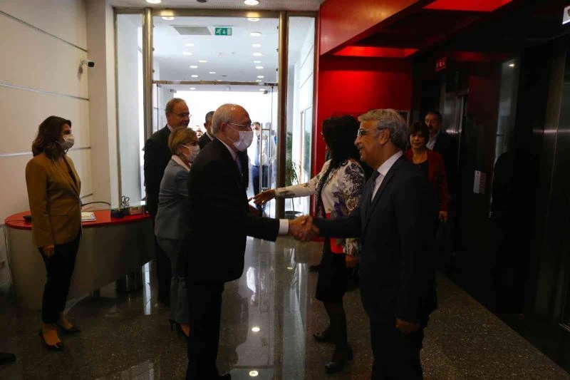 Pervin Buldan ve Mithat Sancar’dan CHP’ye ziyaret
