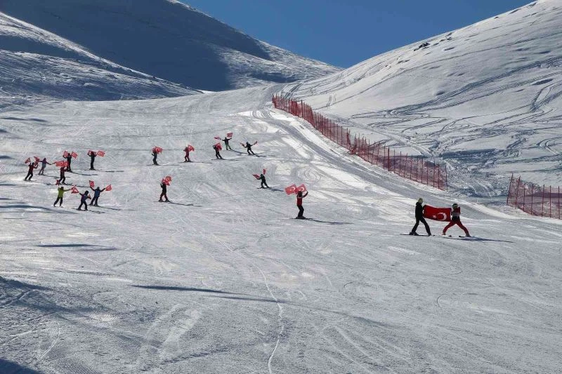 Doğu Anadolu’nun gözdesi Hesarek’te kayak sezonu açıldı
