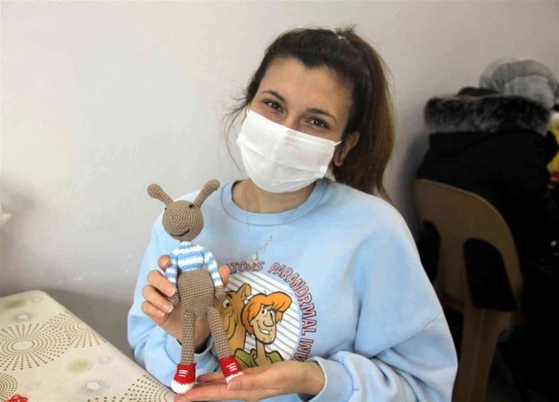 Kanser ve işitme engelli kadınlar bu kurslarda şifa buluyor
