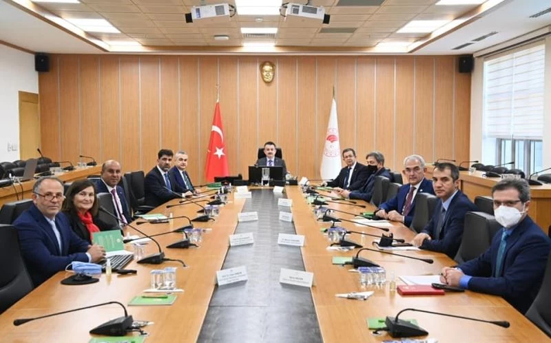 ADÜ Rektörü Aldemir Tarım Bakanı Pakdemir ile görüştü
