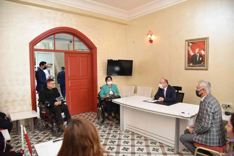 Engelli derneklerinden Vali Karadeniz’le buluştu
