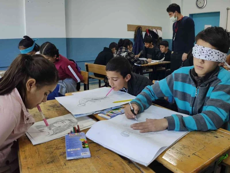 Engellileri daha iyi anlamak için enpati yaptılar
