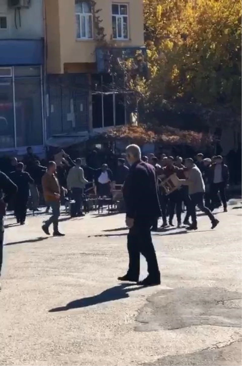 Hazro’da taşlı, sopalı ve bıçaklı kavga: 1’i ağır 8 yaralı
