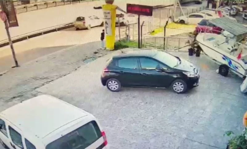 Avcılar’da balon maskotu bıçakladılar
