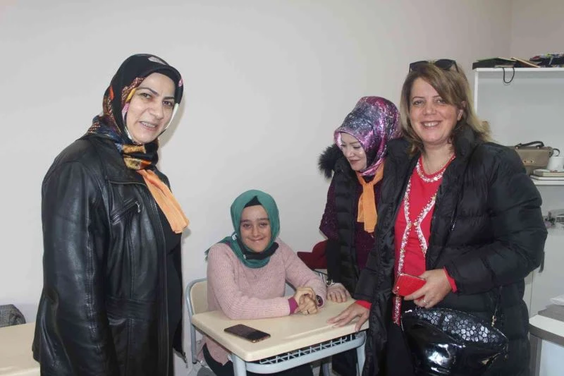 Engellileri yalnız bırakmadılar
