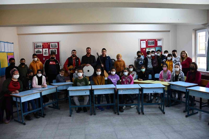 Bu çocuklar geleneksel Türk kültürü ile teknolojiyi bir araya getirdi
