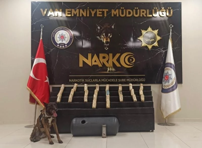 Yakıt deposundaki 15 kilo eroin Magnum’a takıldı
