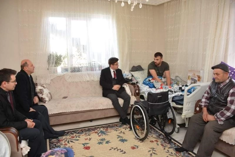 Kaymakam Düzgün’den gazilere anlamlı ziyaret
