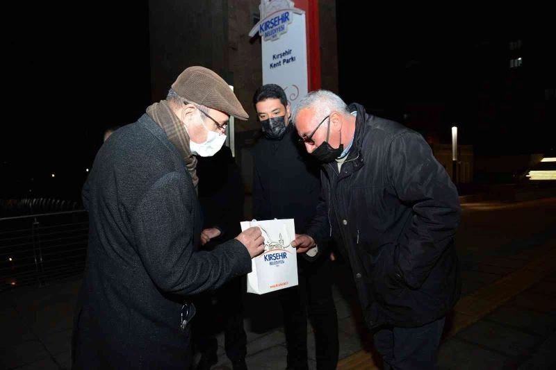 Belediye Başkanı Ekicioğlu, yeni yıl öncesi saha çalışanlarıyla bir araya geldi
