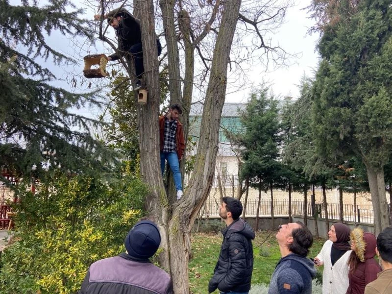 Üniversiteliler kuşları bu kış aç bırakmayacak
