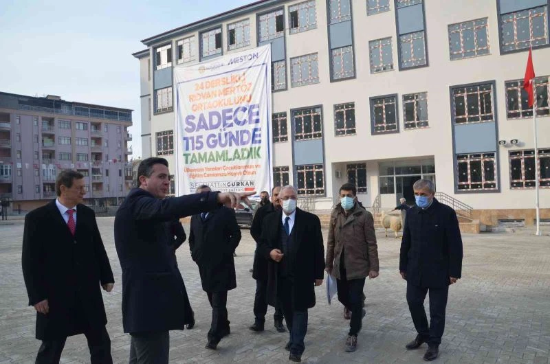 Rıdvan Mertöz Ortaokulu 115 günde tamamlandı
