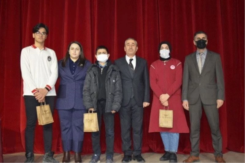 “Kuran’ın ana konuları ve muhtevası’’ konferansı gerçekleştirildi
