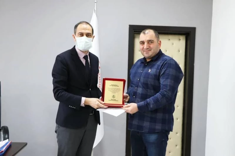 Sağlık teşkilatına plaket ve teşekkür belgesi

