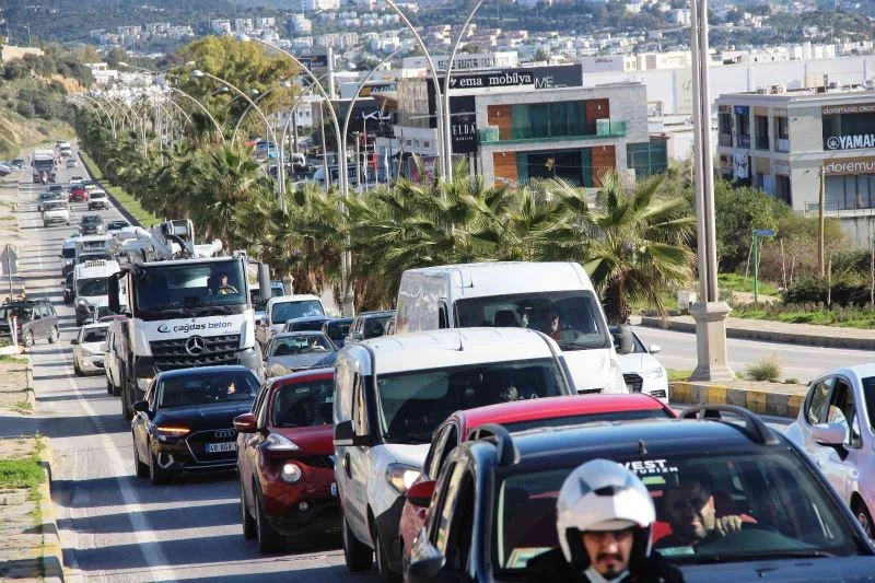 Bodrum’da oteller doldu, trafik kilitlendi, denetimler iki katına çıktı
