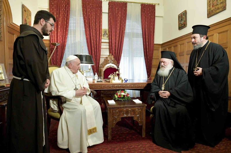Ortodoks rahipten Papa’ya: “Papa, sen bir kafirsin”
