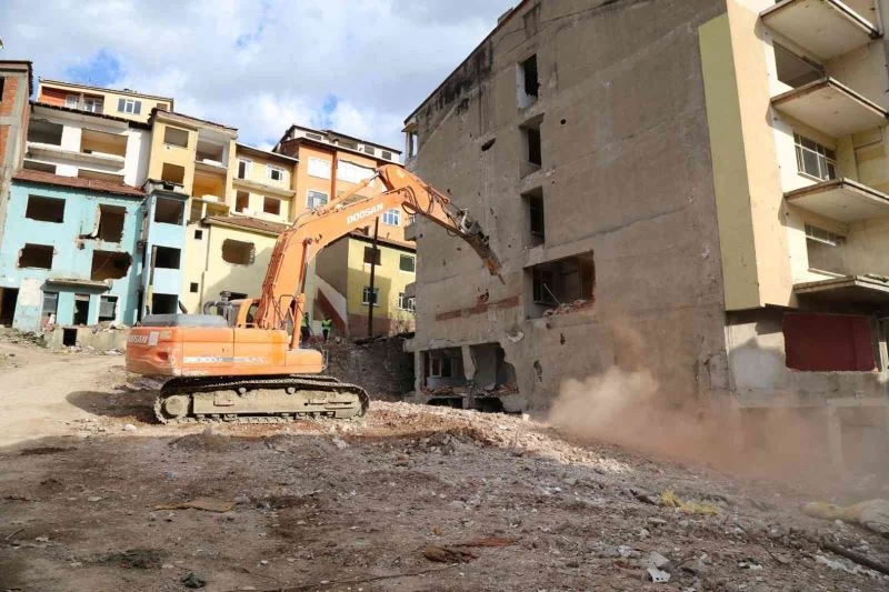 Kentsel dönüşüm Cedit’te başladı
