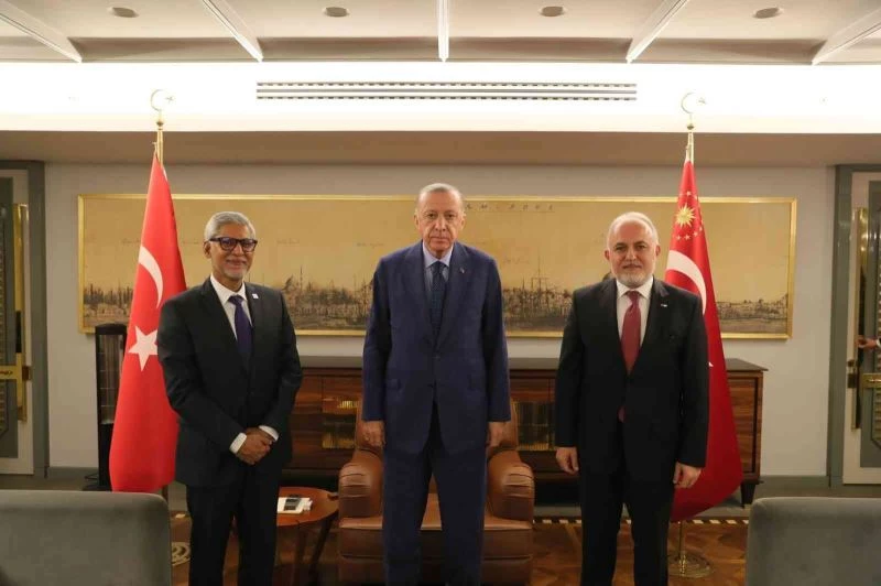 Cumhurbaşkanı Erdoğan, Kızılay Başkanı Kınık ve IFRC Genel Sekreteri Chapagain’i kabul etti
