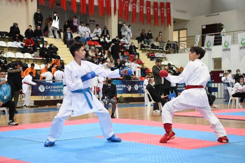 Çayırova’da karete rüzgarı
