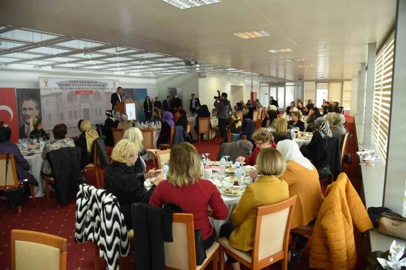 Kadınlara seçme ve seçilme hakkının yıldönümü muhtarlarla kutlandı
