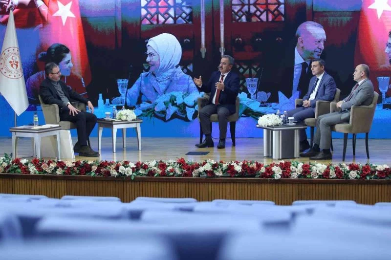 Bakan Kasapoğlu: “Yurtlara ikinci bir üniversite felsefesiyle yaklaşıyoruz”
