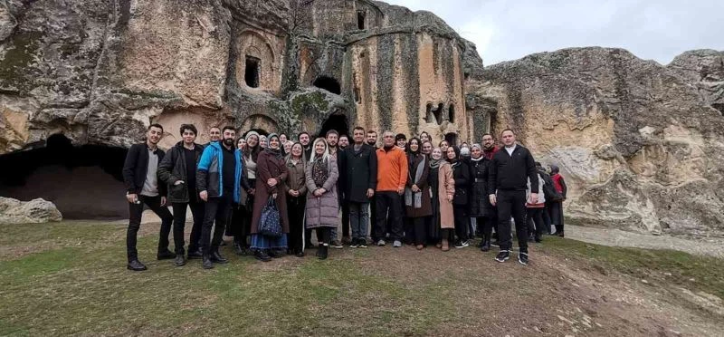 Girişimci genç liderler Frig Vadisi’nin kalbi Ayazini’ni gezdi
