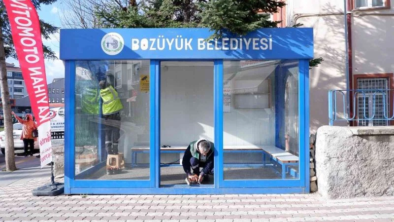 Klimalı duraklar kış mevsiminin soğuk günlerine hazırlanıyor
