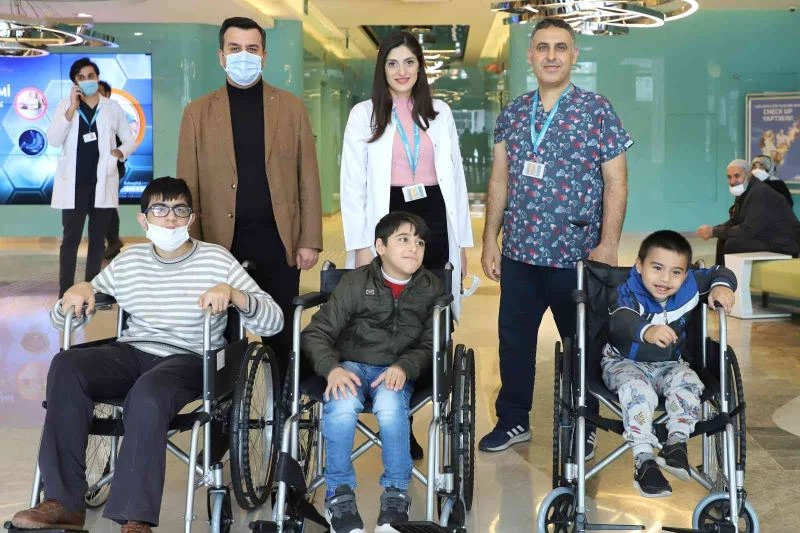 Liv Hospital’den 10 engelliye tekerlekli sandalye
