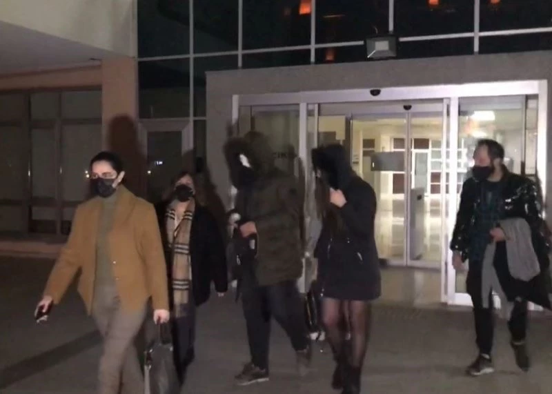 Askeri yasak bölgede yakalanan Yunan polis, kız arkadaşıyla yanlış yola girmiş
