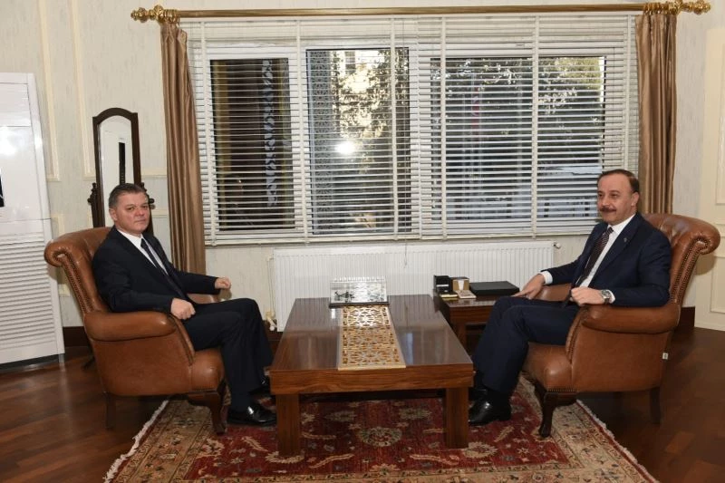 Vali’den emniyet teşkilatına tebrik ziyareti
