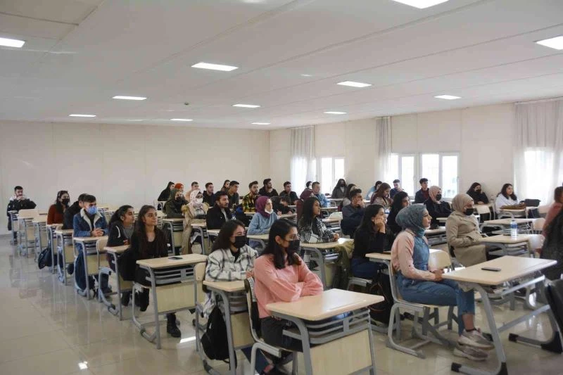 DÜ’de ‘Bölge Adliye Mahkemelerinin Görev ve İşleyişi’ konulu konferans düzenlendi
