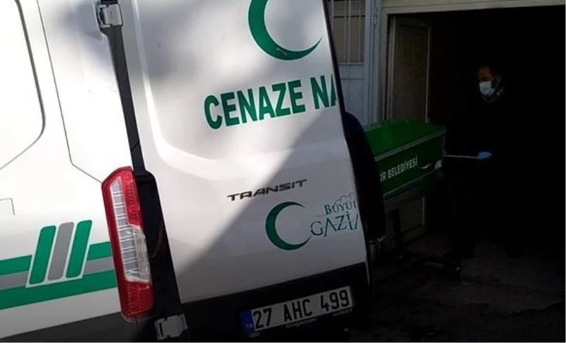 Soluk borusuna kaçan Antep fıstığı sonu oldu
