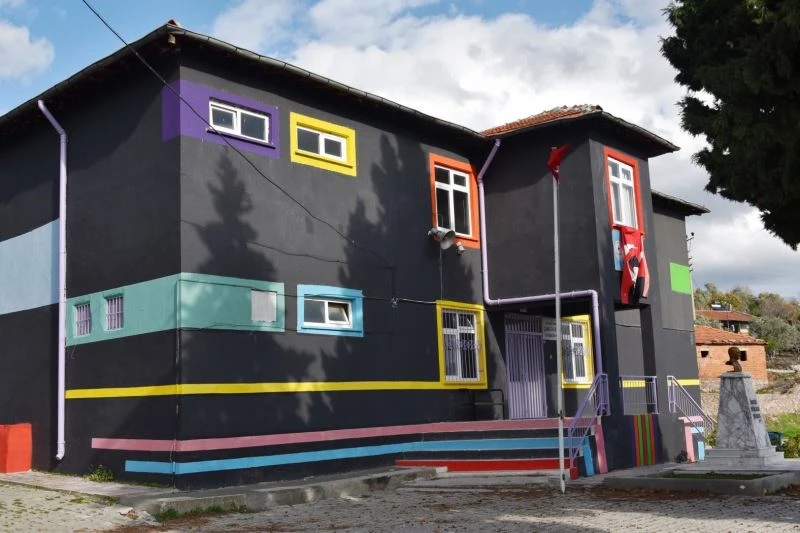 Öğrenciler Çamlıca İlkokulu’nun yeni halini çok sevdi
