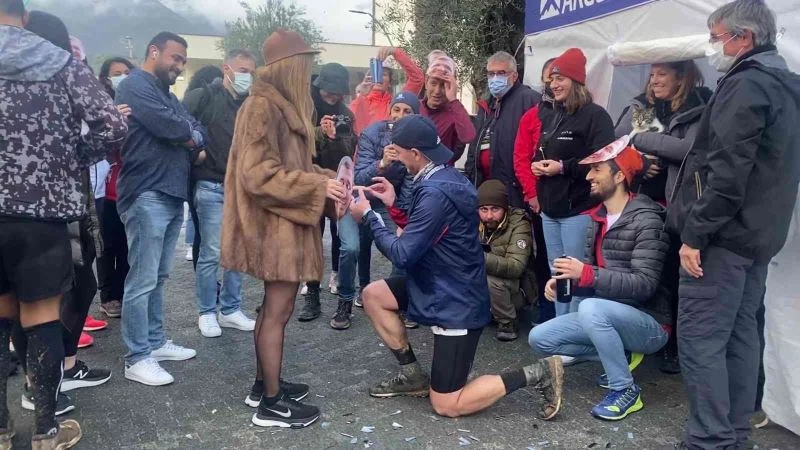 Finishte evlenme teklifi
