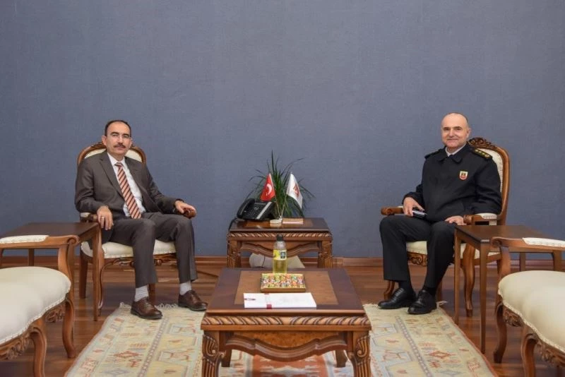 İl Jandarma Komutanı Kıdemli Albay Sandal’dan Rektör Beydemir’e ziyaret
