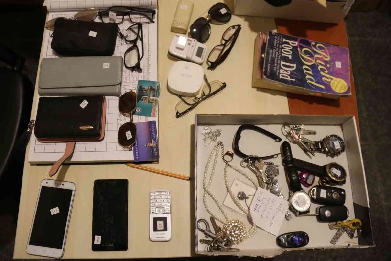  Eskişehir YHT Garı unutulan eşyalara 1 yıl ev sahipliği yapıyor
