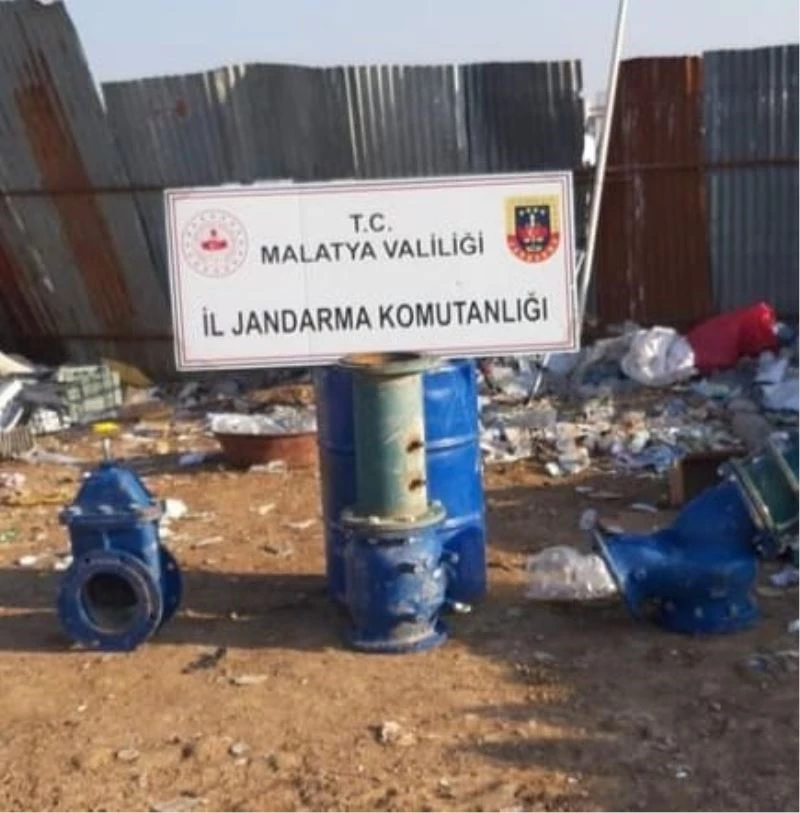 Resmi kurumlara dadanan hırsızlar kameralardan kaçamadı
