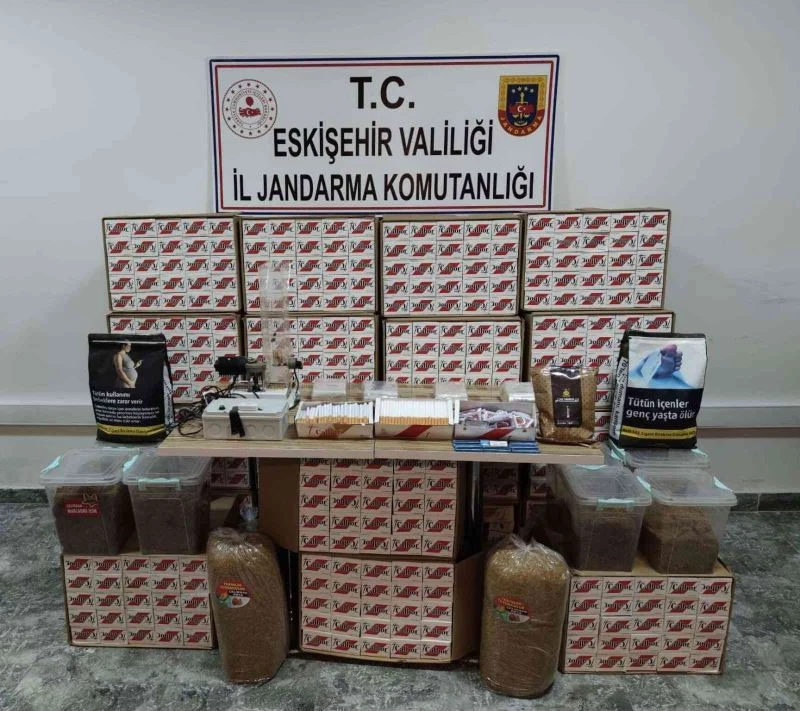 Kargoyla gelen kaçak makaronlar ele geçirildi
