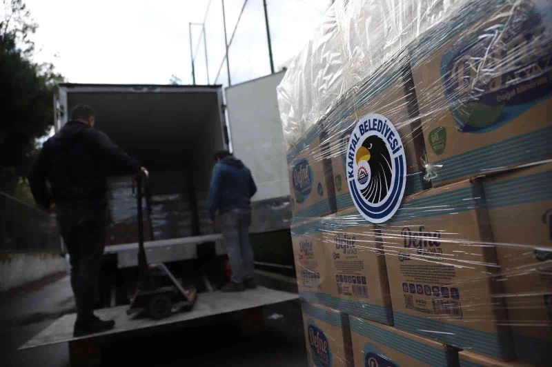 Kartal Belediyesi’nden spor kulüplerine 300 bin adet bardak su
