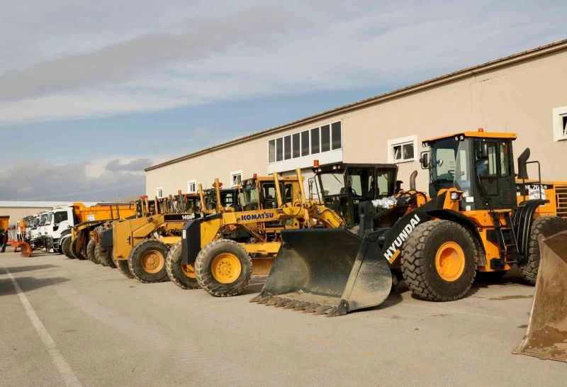 Van Valisi Bilmez’den uyarı: “Kış lastiği takmadan sefere çıkmayın”
