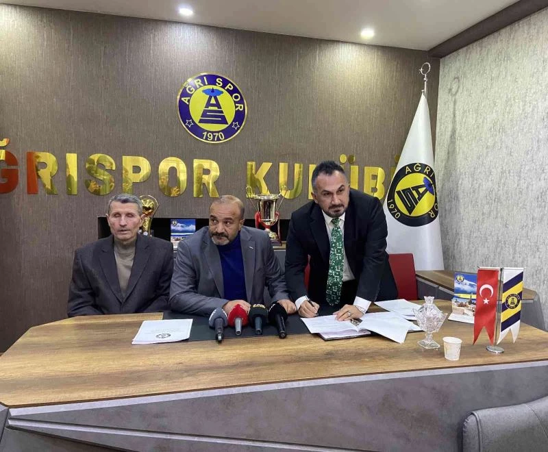 Ağrı 1970 Spor teknik direktör Yeşilova ile sözleşme imzaladı
