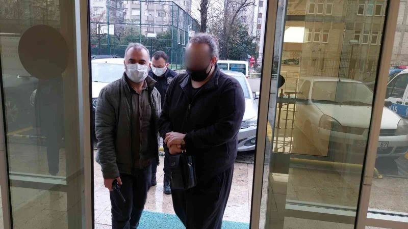 Siber polisi çocuk müstehcen görüntü ve fotoğraflarını koleksiyon yapan şahsı gözaltına aldı
